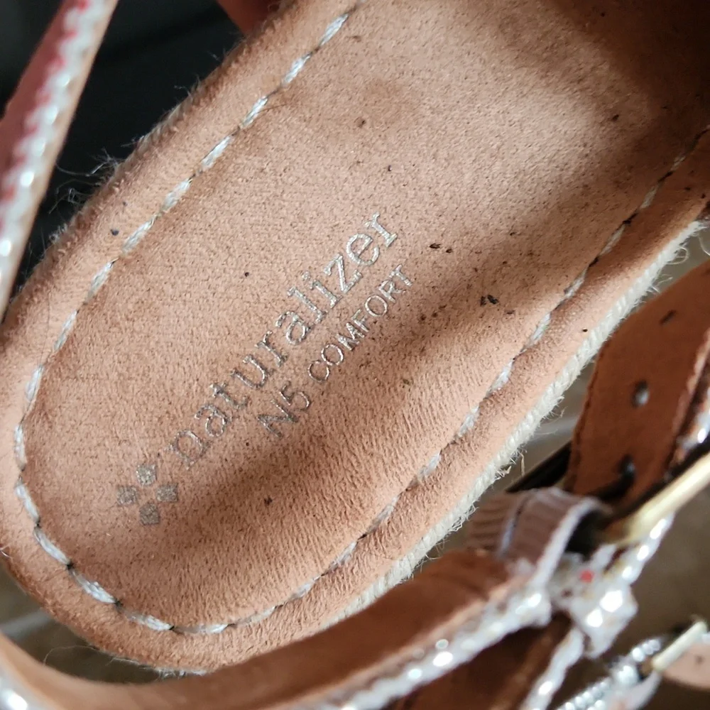 Naturalizer womans praline gold wedge sandal size 8.5 - Picture 4 of 12